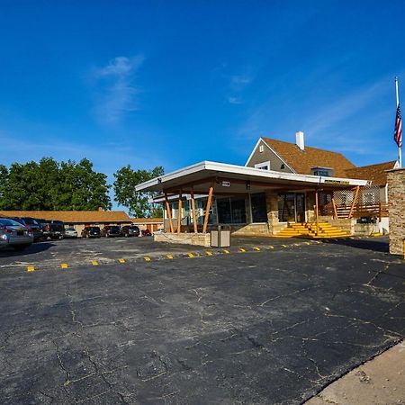 The Wisconsin Wood Inn Dickeyville Ngoại thất bức ảnh